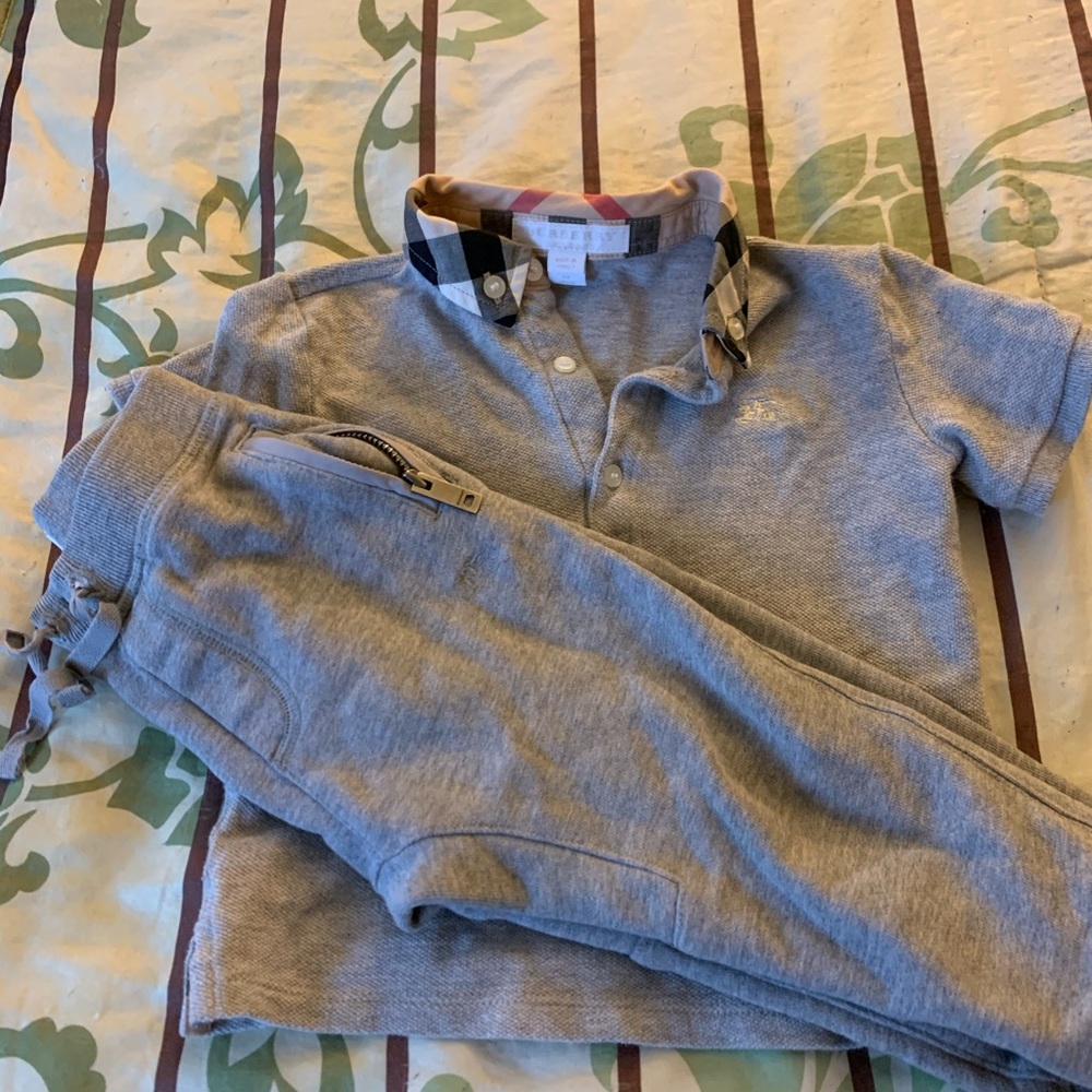 Burberry sweats suit